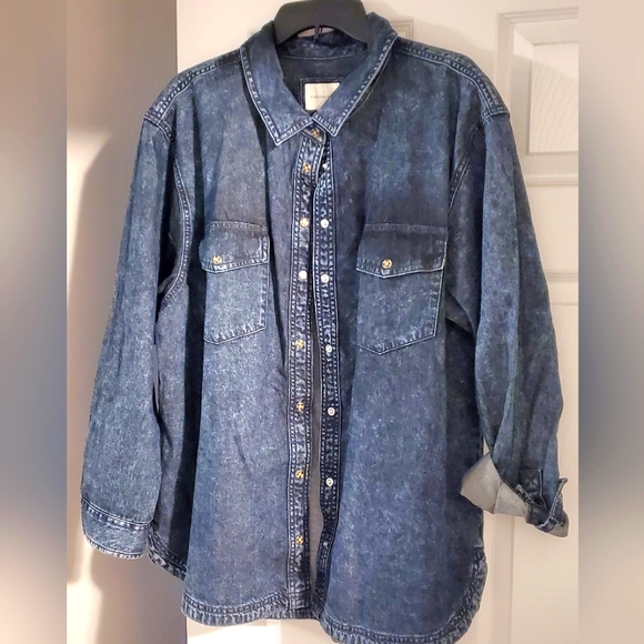 AE Stonewashed Denim Buttondown - Picture 1 of 4